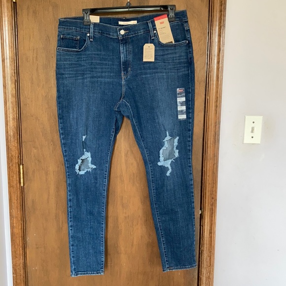 Levi's Denim - Levi’s 711 mid rise Skinny distressed jean hypersoft 16W